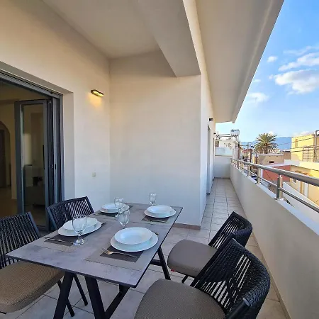 Anna & Zampia Apts דירה